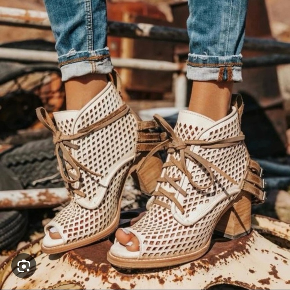 Freebird “Benni” sandals